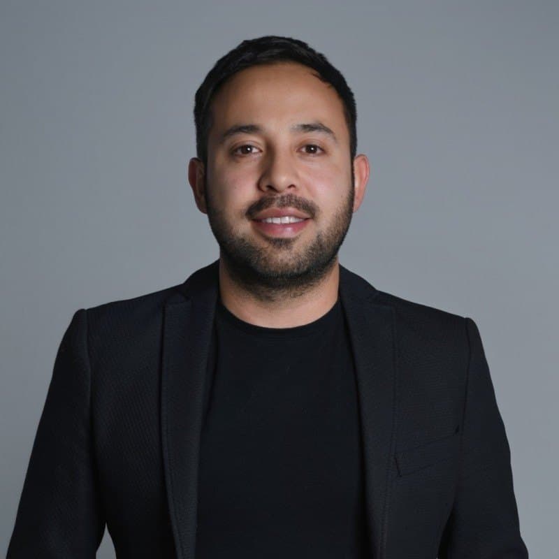 Portrait of Sergio Barrera Daza, founder of Altivora AI.